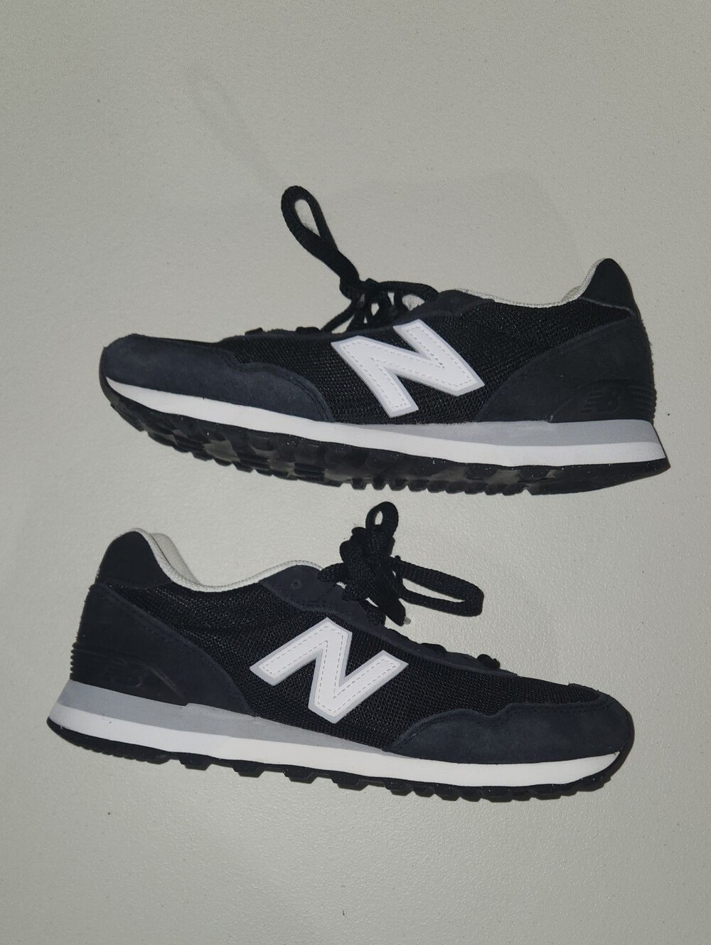 New Balance 515 Women’s Black & White Classic Runner Size 8.5